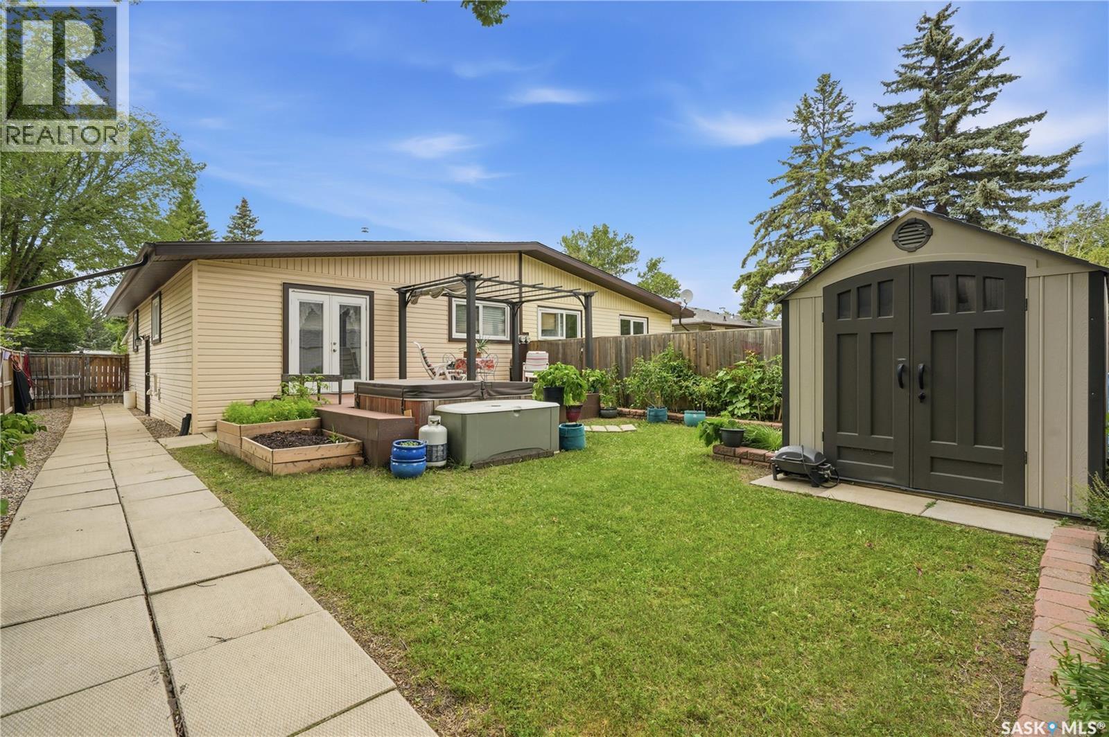 2715 Arlington Avenue, Saskatoon, SK - Outdoor With Deck Patio Veranda