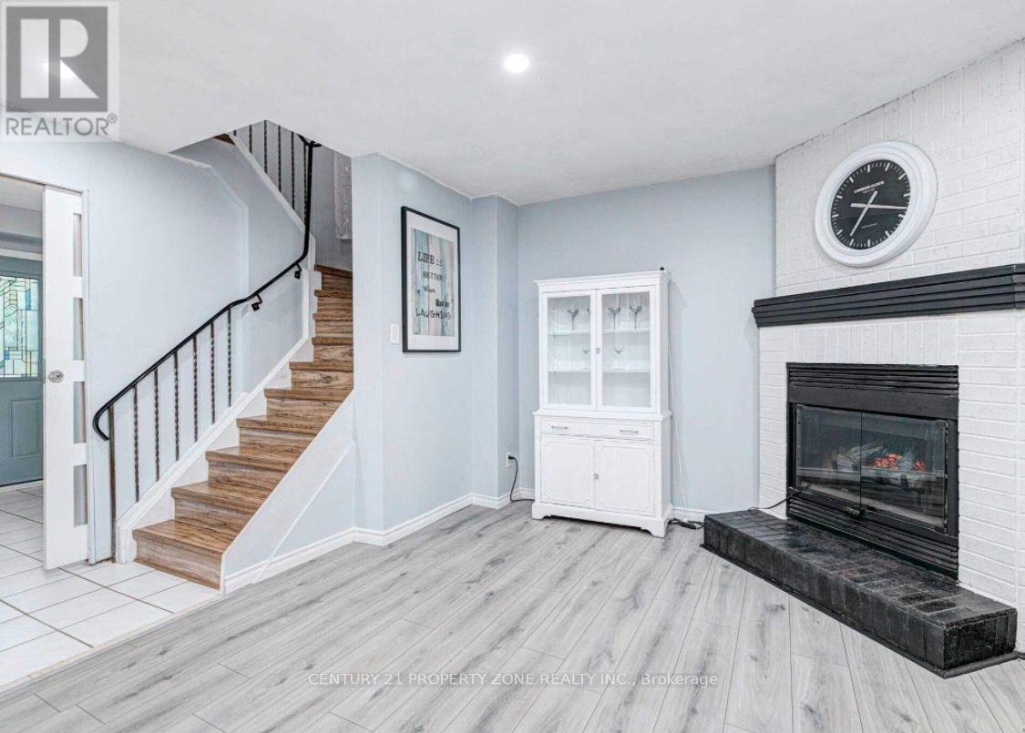 6 Roehampton Crescent W, Brampton, ON