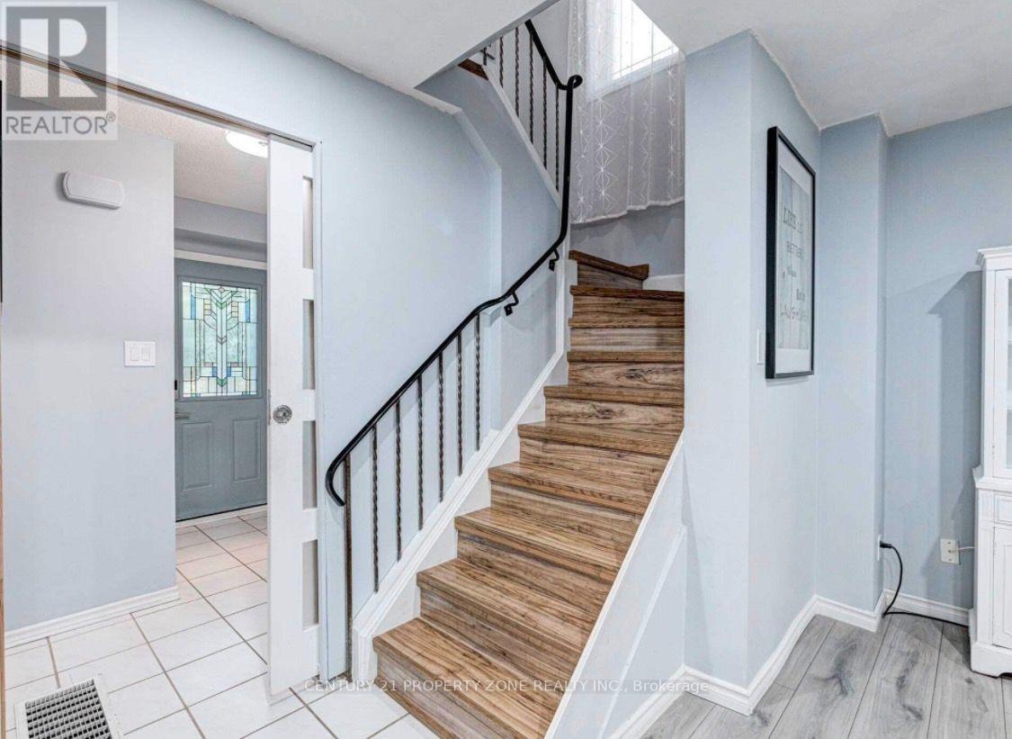 6 Roehampton Crescent W, Brampton, ON
