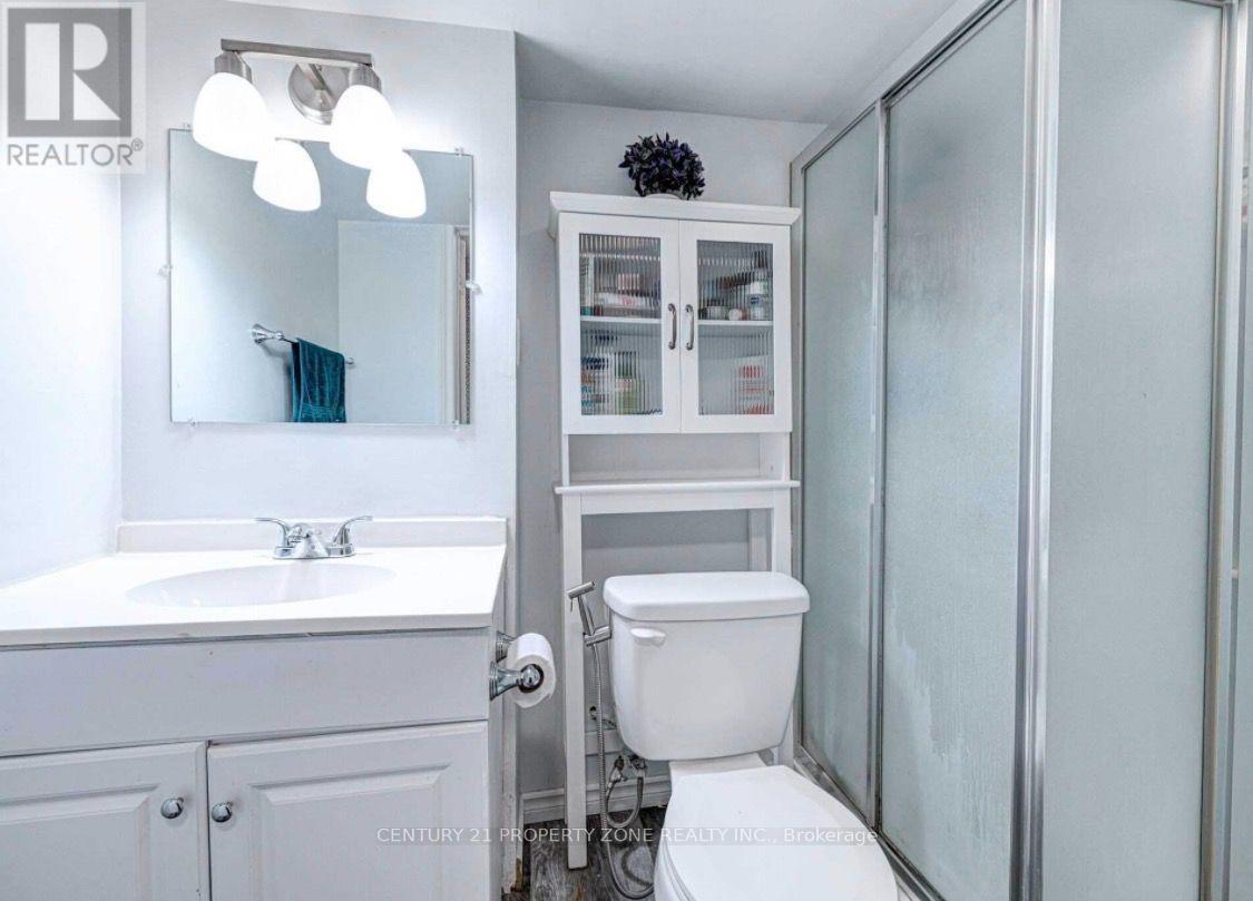 6 Roehampton Crescent W, Brampton, ON