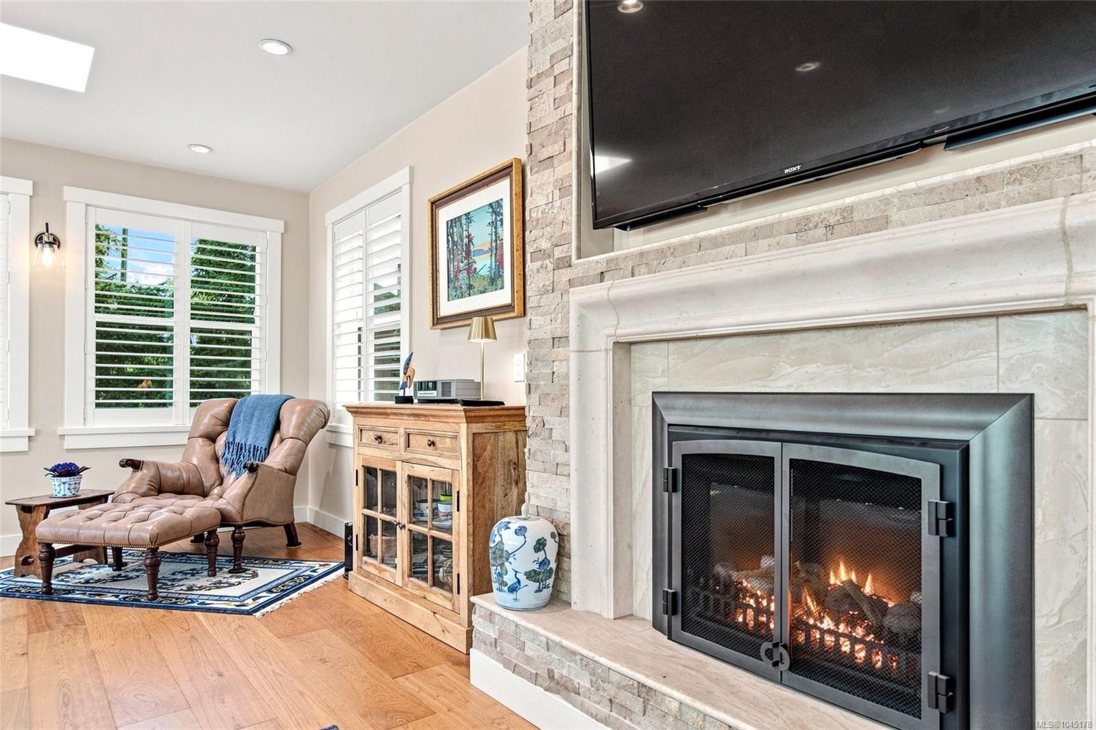 549 Memorial Ave, Qualicum Beach, BC