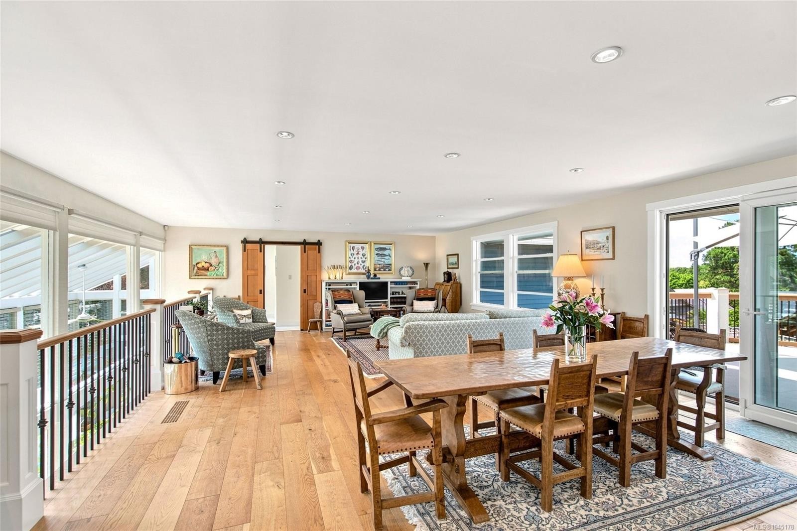 549 Memorial Ave, Qualicum Beach, BC