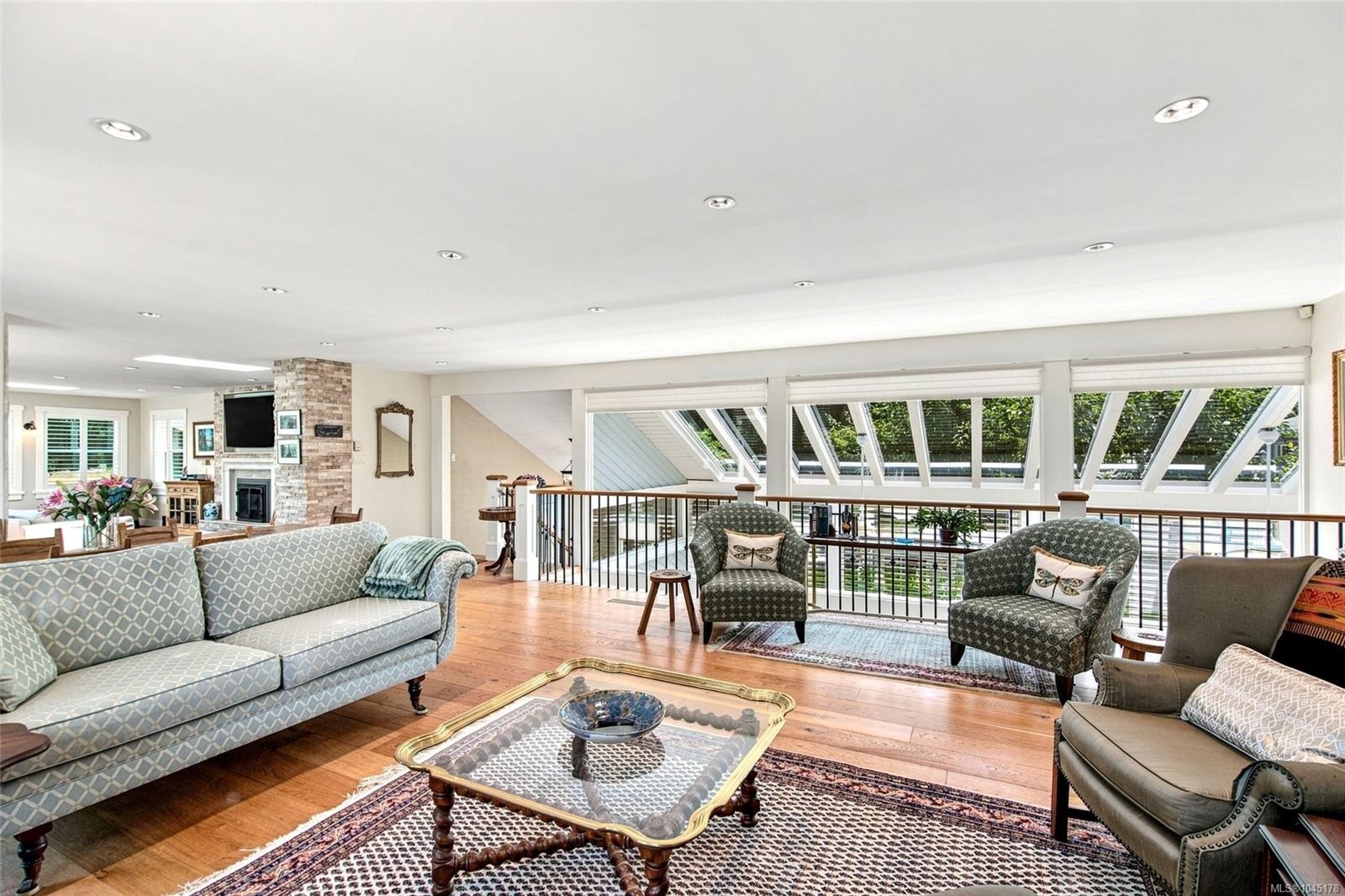 549 Memorial Ave, Qualicum Beach, BC