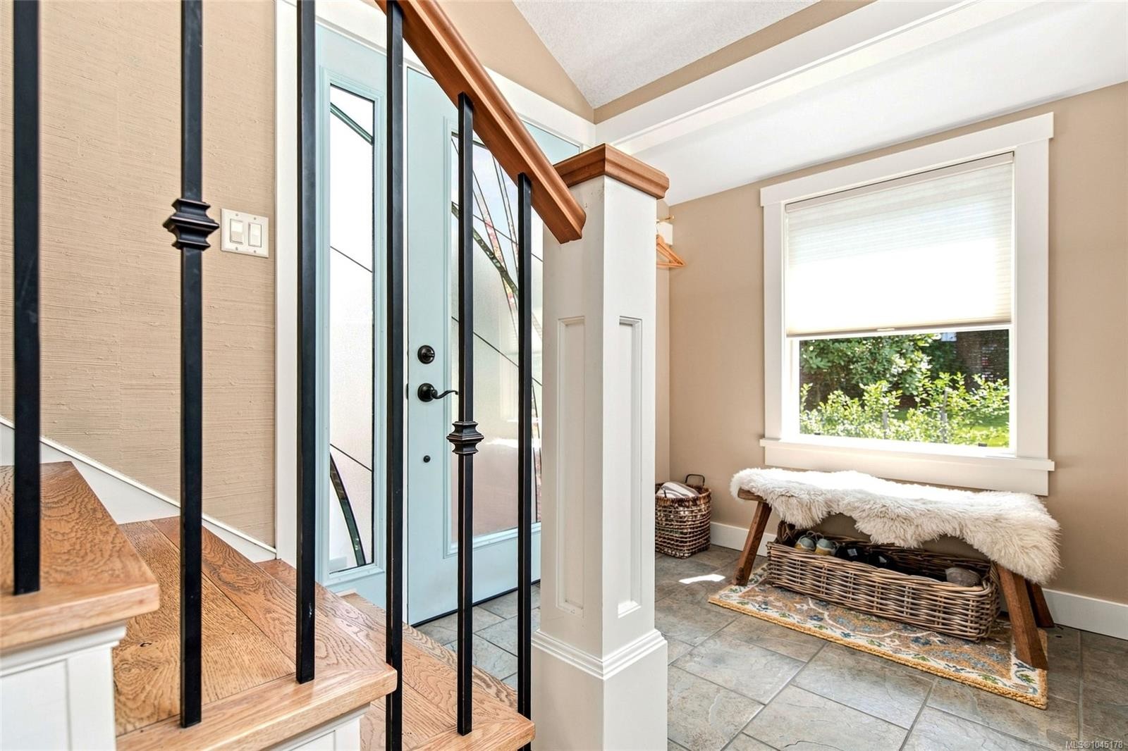 549 Memorial Ave, Qualicum Beach, BC