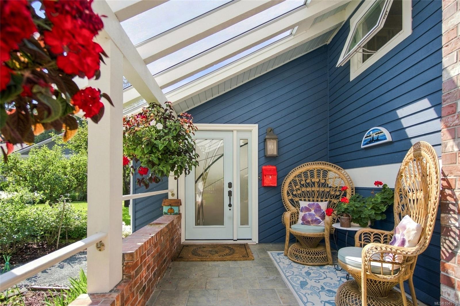 549 Memorial Ave, Qualicum Beach, BC