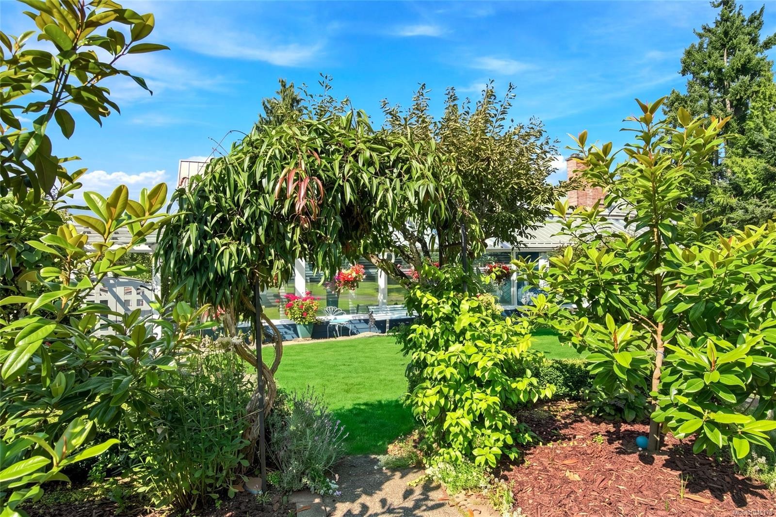 549 Memorial Ave, Qualicum Beach, BC