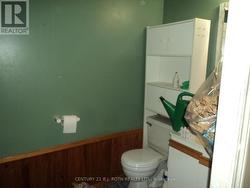 Upper floor 4 piece bathroom - 
