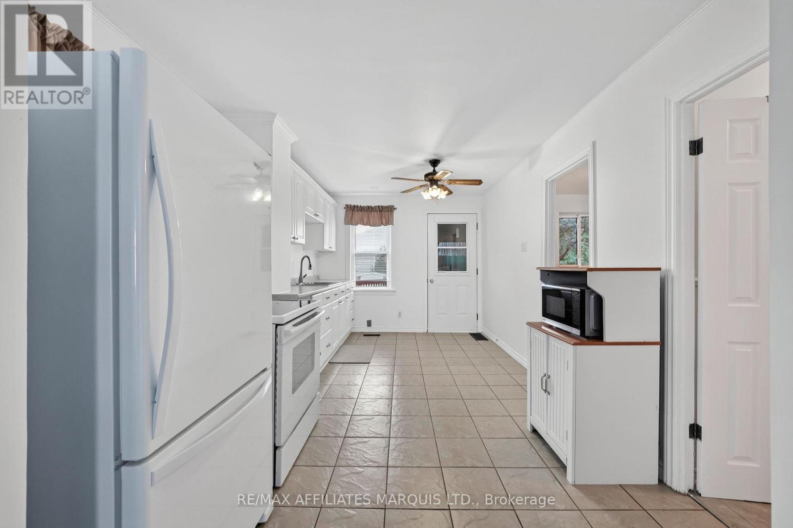 331 Carleton Street, Cornwall, ON - Indoor