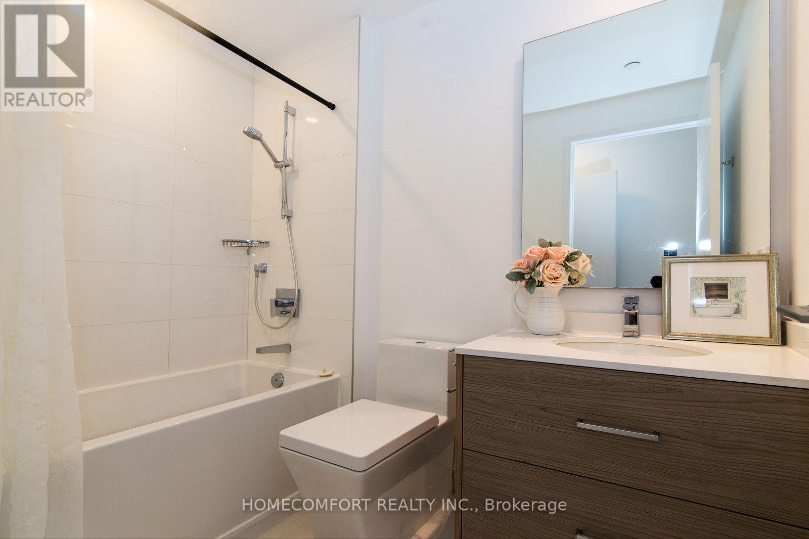 4703 - 488 University Avenue, Toronto, ON - Indoor Photo Showing Bathroom