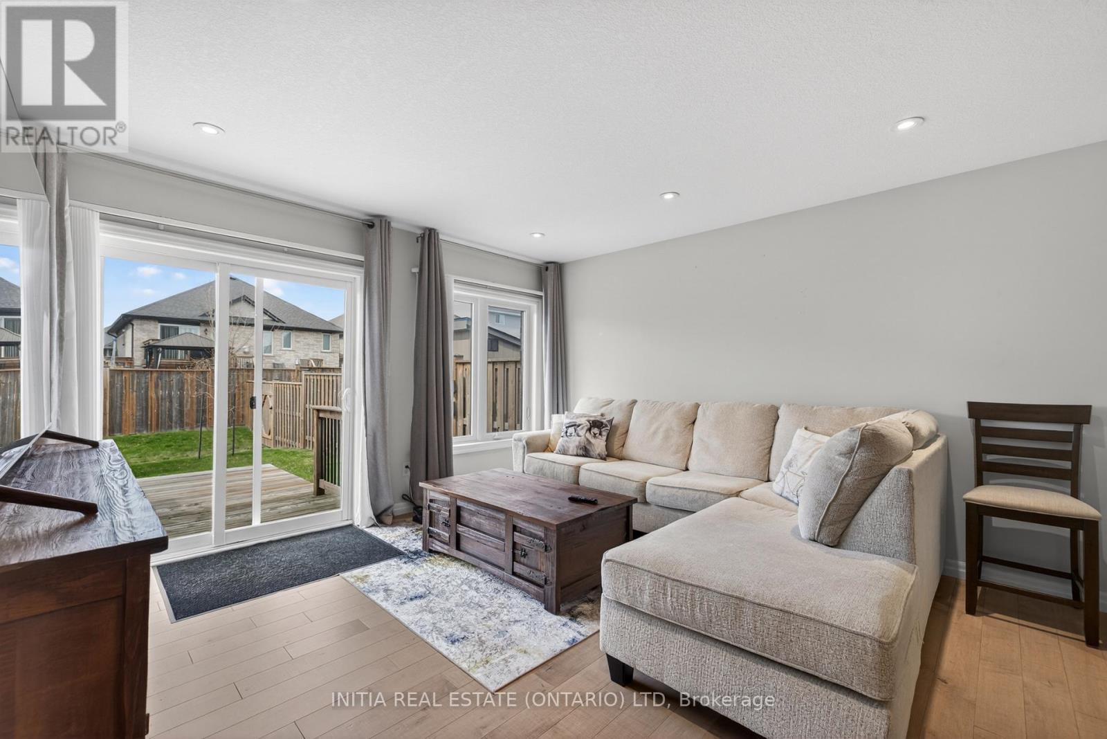 7 Cortland Terrace, St. Thomas, ON - Indoor Photo Showing Living Room