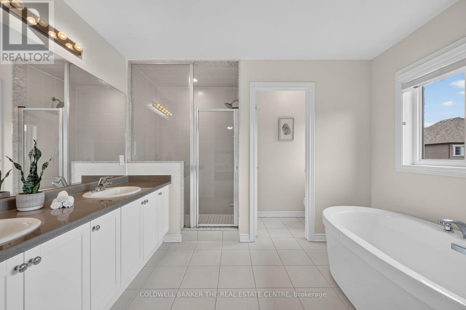 1048 Barton Way, Innisfil, ON - Indoor Photo Showing Bathroom