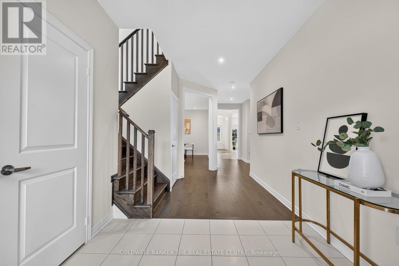 1048 Barton Way, Innisfil, ON - Indoor Photo Showing Other Room