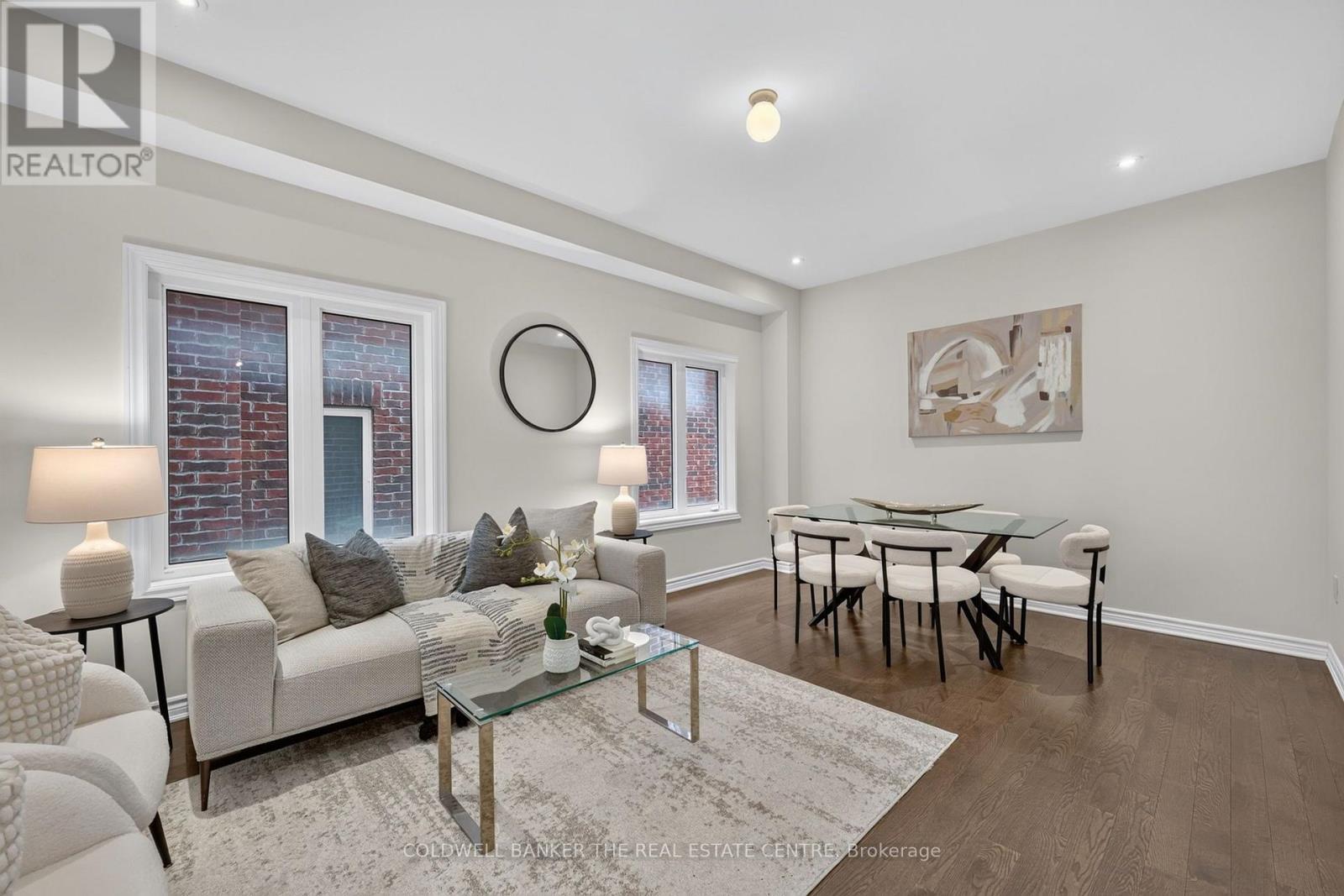 1048 Barton Way, Innisfil, ON - Indoor Photo Showing Living Room