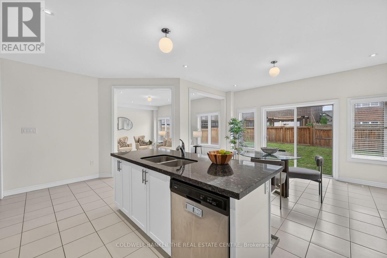 1048 Barton Way, Innisfil, ON - Indoor Photo Showing Kitchen With Double Sink