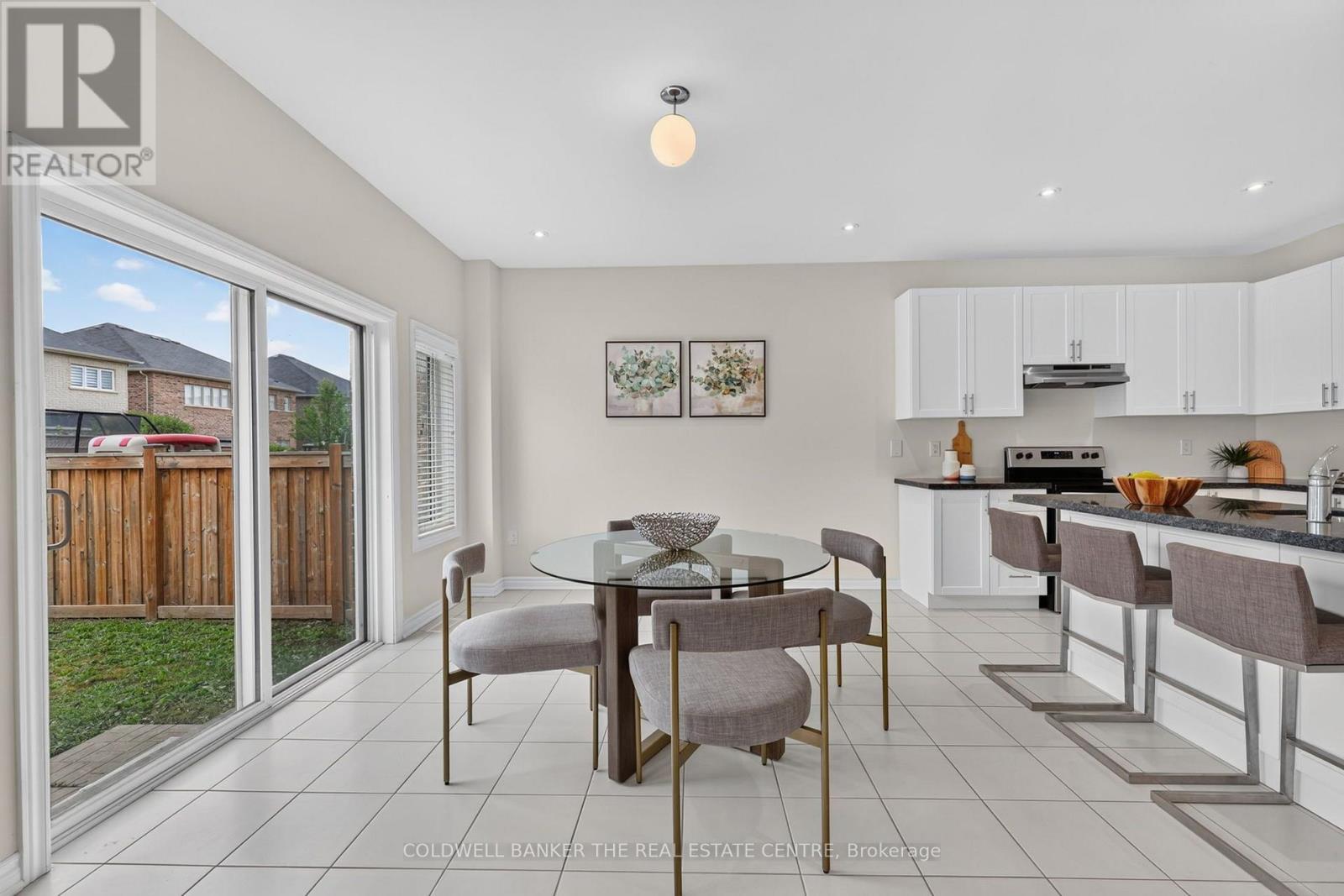 1048 Barton Way, Innisfil, ON - Indoor