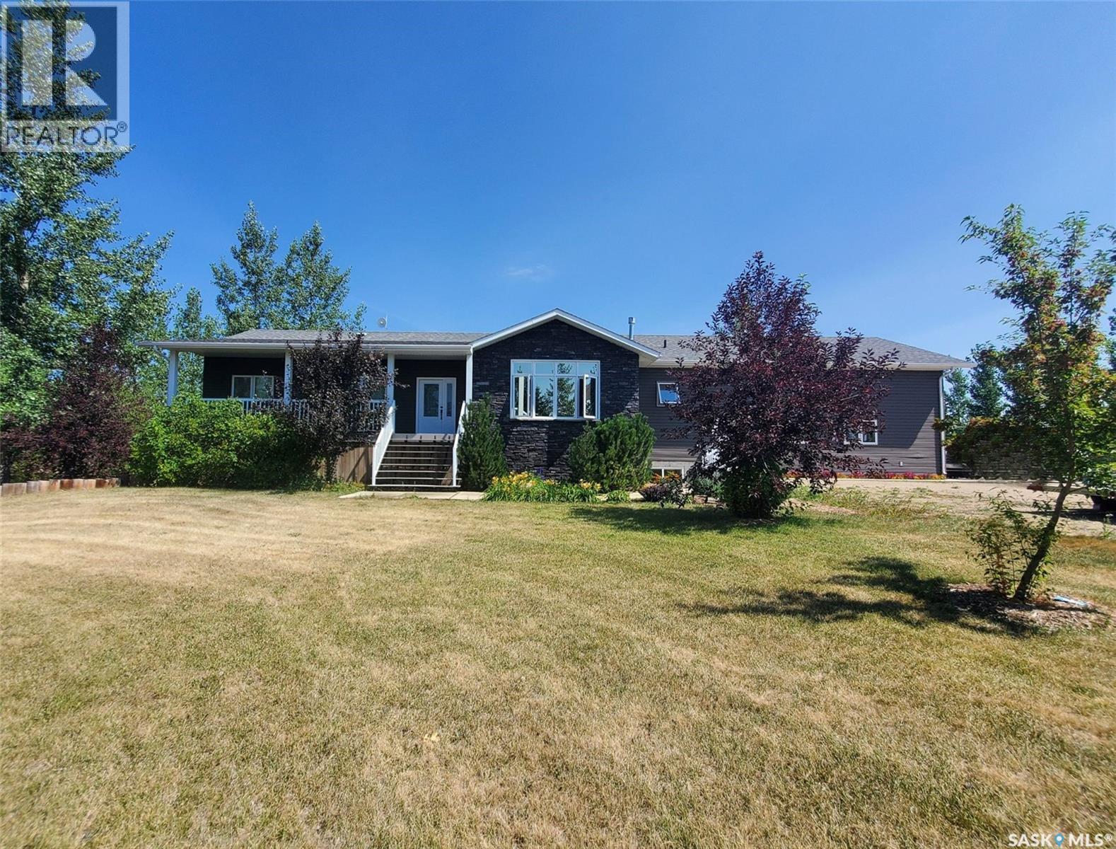231 Westview Drive, Swift Current Rm No. 137, SK - Outdoor With Facade
