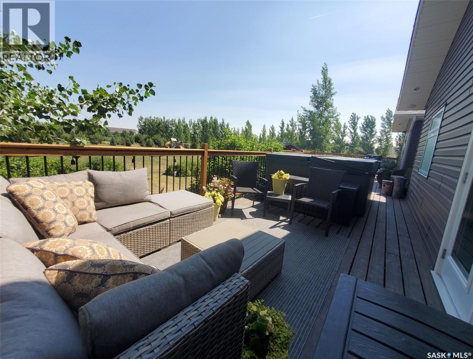 231 Westview Drive, Swift Current Rm No. 137, SK - Outdoor With Deck Patio Veranda With Exterior