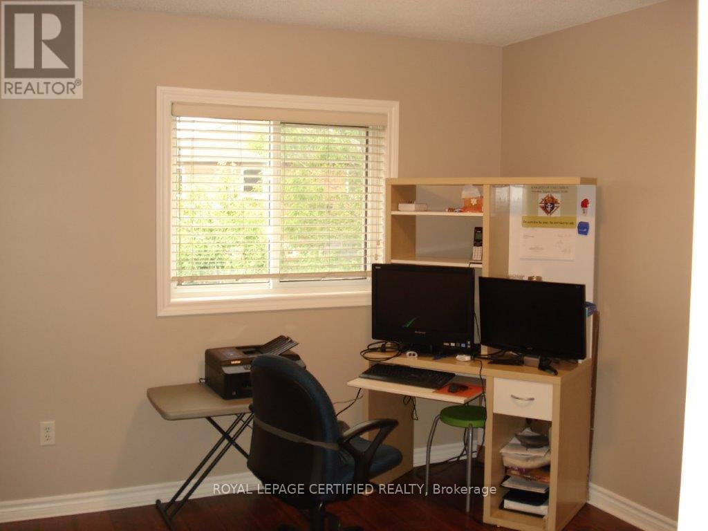 33 Winners Circle E, Brampton, ON - Indoor Photo Showing Office