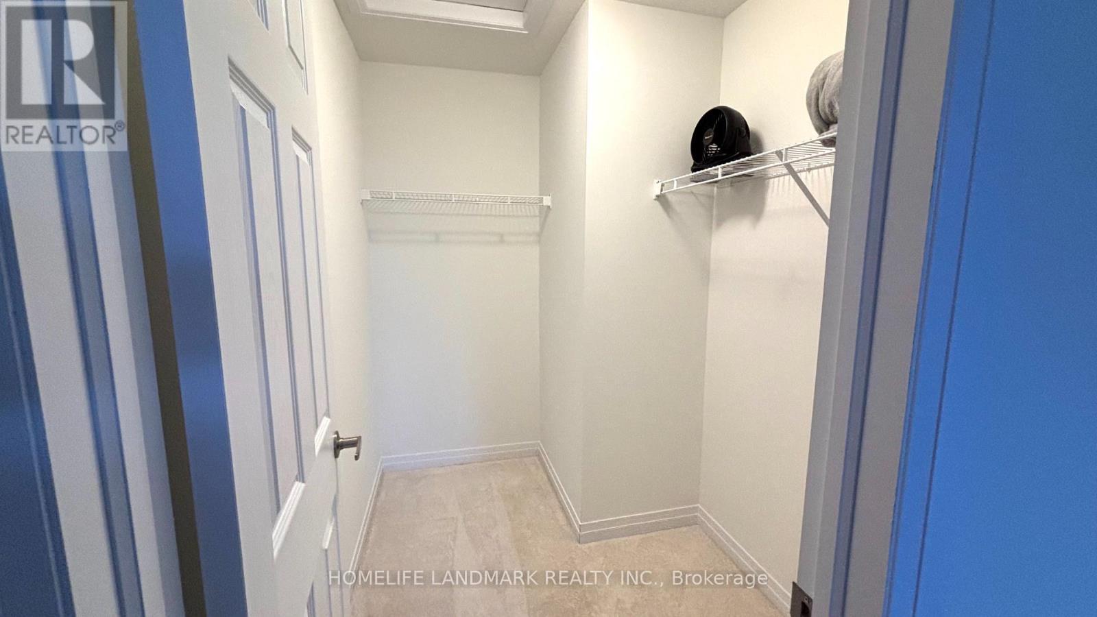 Walk-in closet - 19 Pogie Drive, Welland, ON - Indoor