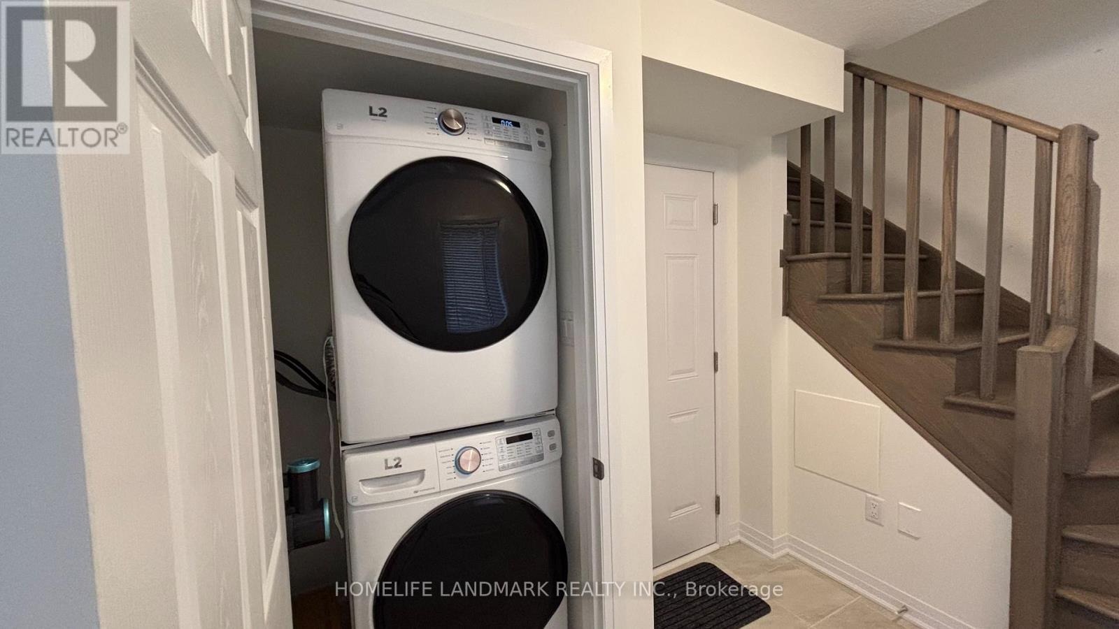 Laundry room - 19 Pogie Drive, Welland, ON - Indoor Photo Showing Laundry Room