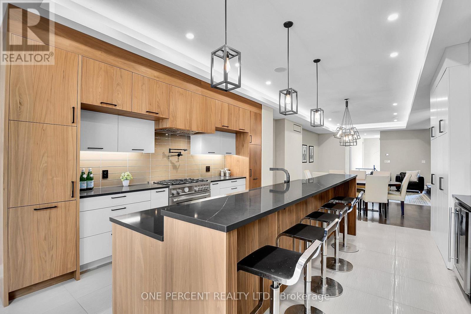 41 Second Avenue, Ottawa, ON - Indoor Photo Showing Kitchen With Upgraded Kitchen