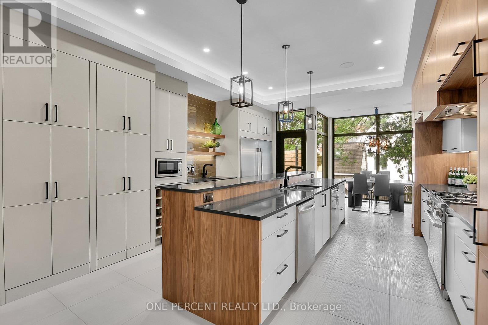 41 Second Avenue, Ottawa, ON - Indoor Photo Showing Kitchen With Upgraded Kitchen
