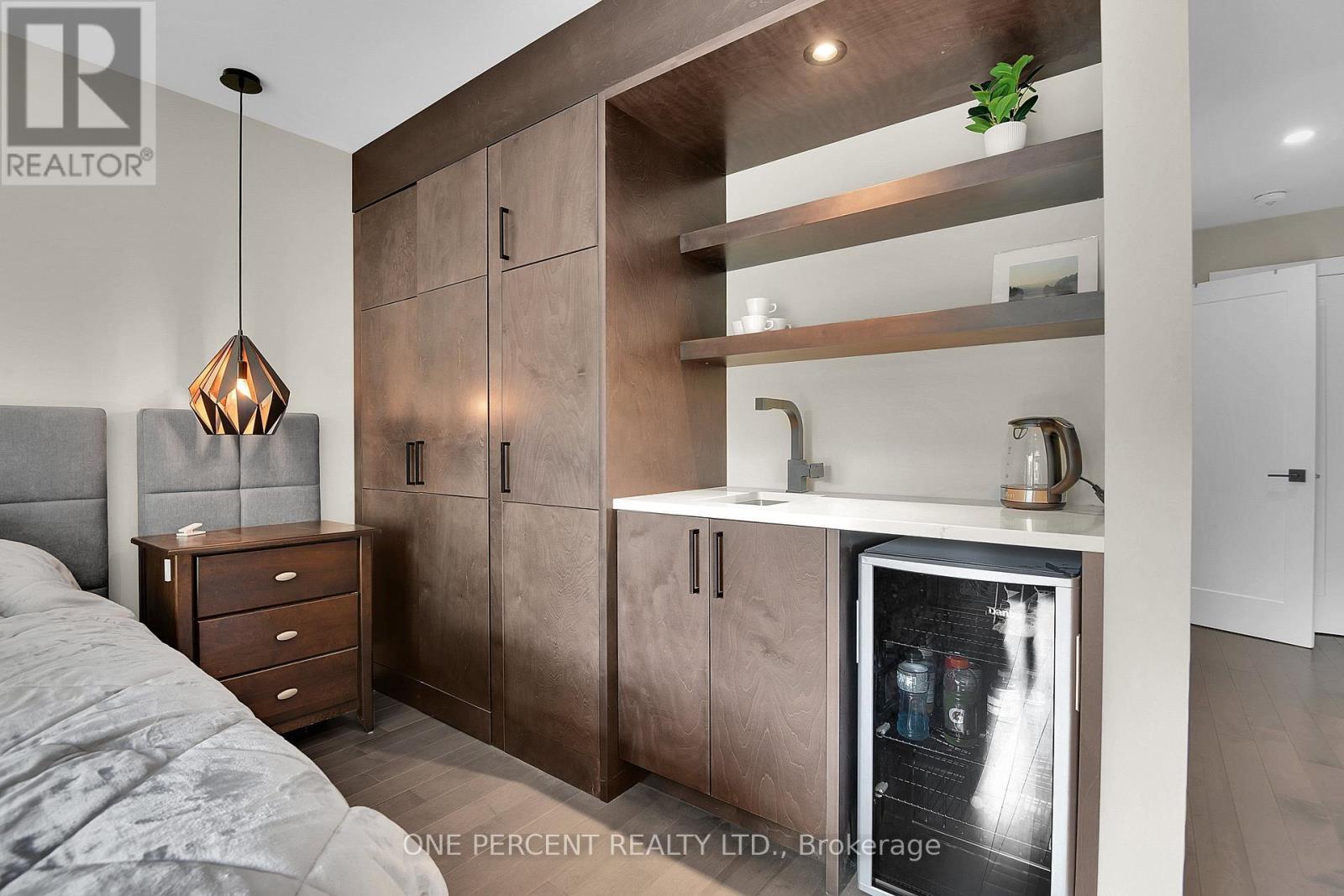 41 Second Avenue, Ottawa, ON - Indoor Photo Showing Bedroom
