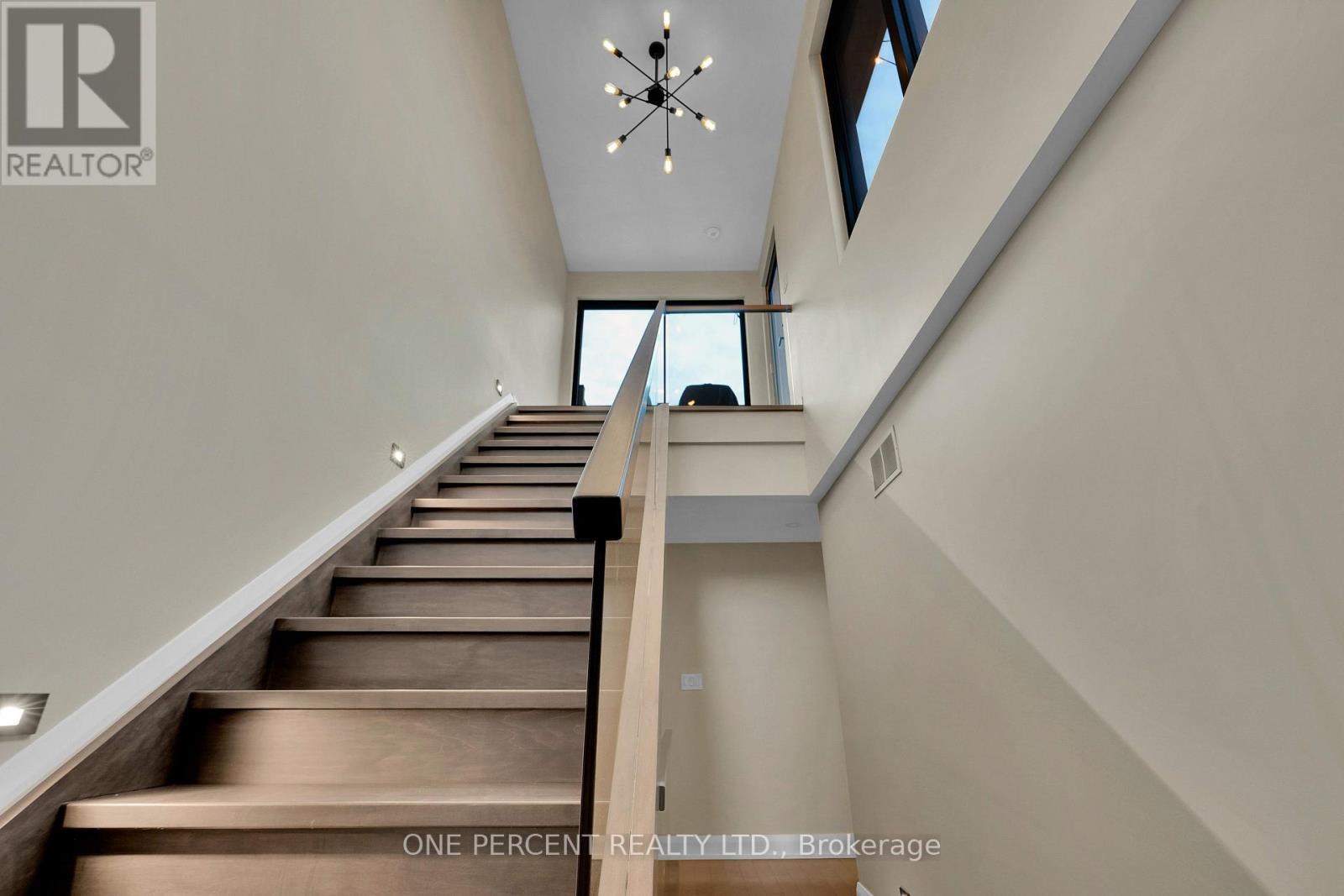 41 Second Avenue, Ottawa, ON - Indoor Photo Showing Other Room