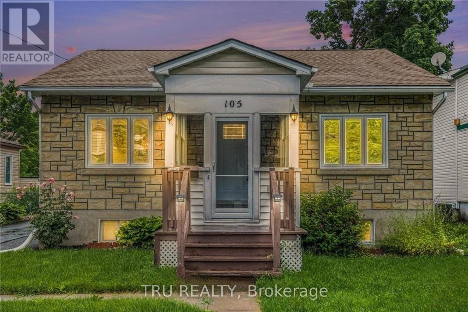 105 Mailes Avenue, Ottawa, ON - Outdoor