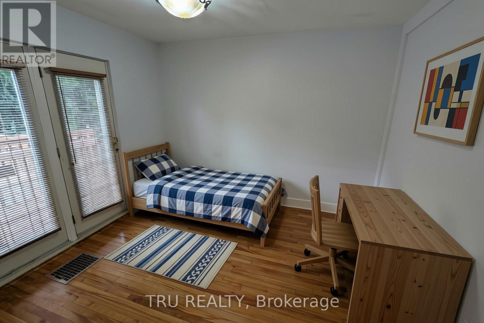 105 Mailes Avenue, Ottawa, ON - Indoor Photo Showing Bedroom