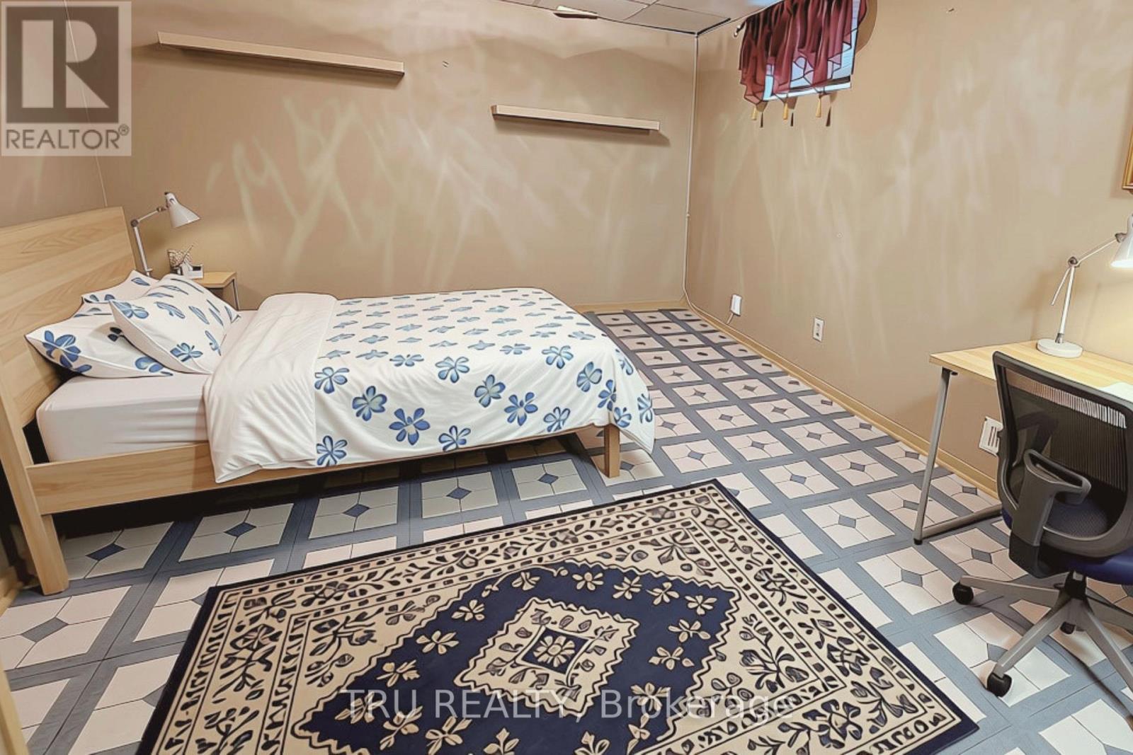 105 Mailes Avenue, Ottawa, ON - Indoor Photo Showing Bedroom