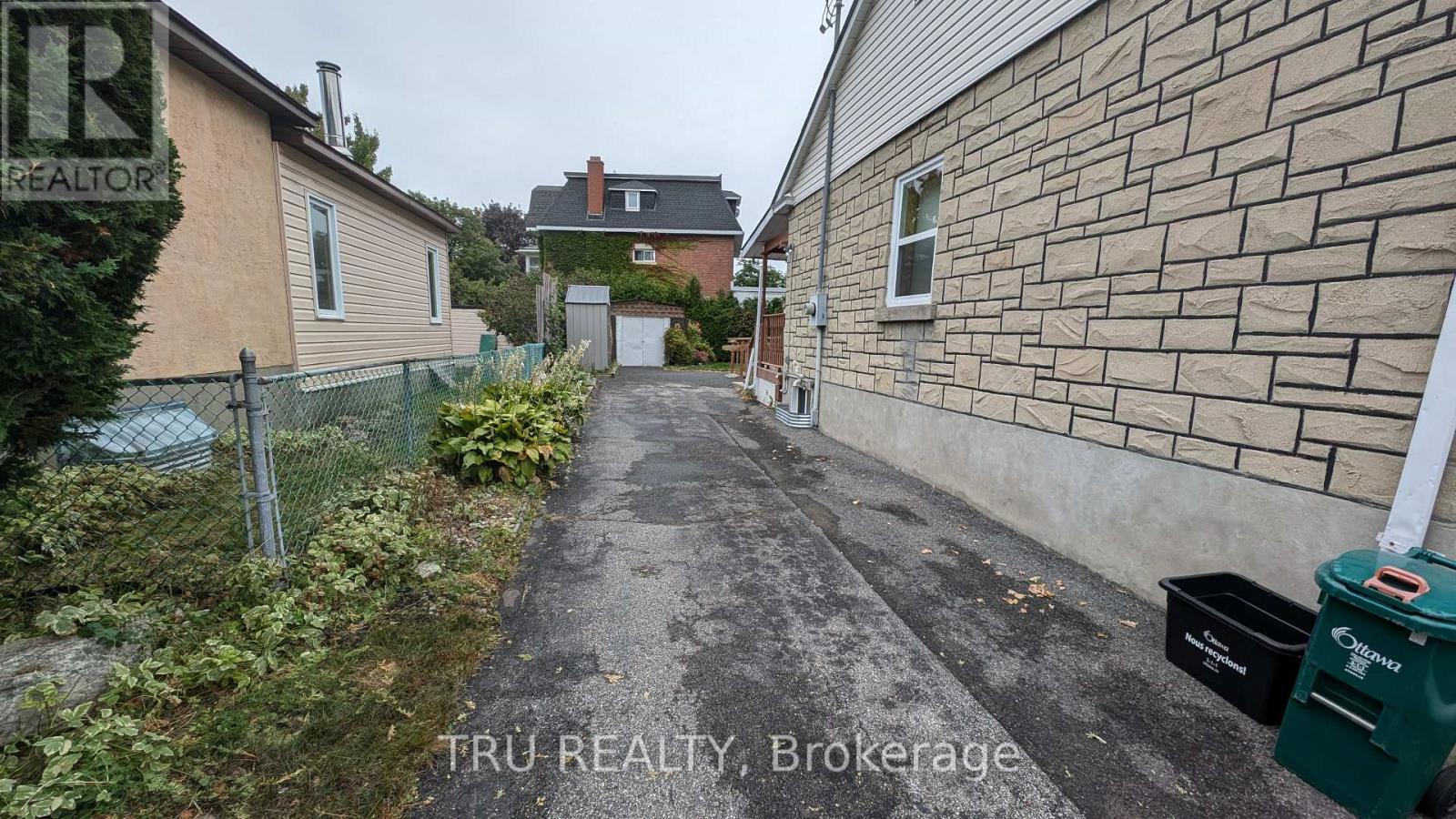 105 Mailes Avenue, Ottawa, ON - Outdoor
