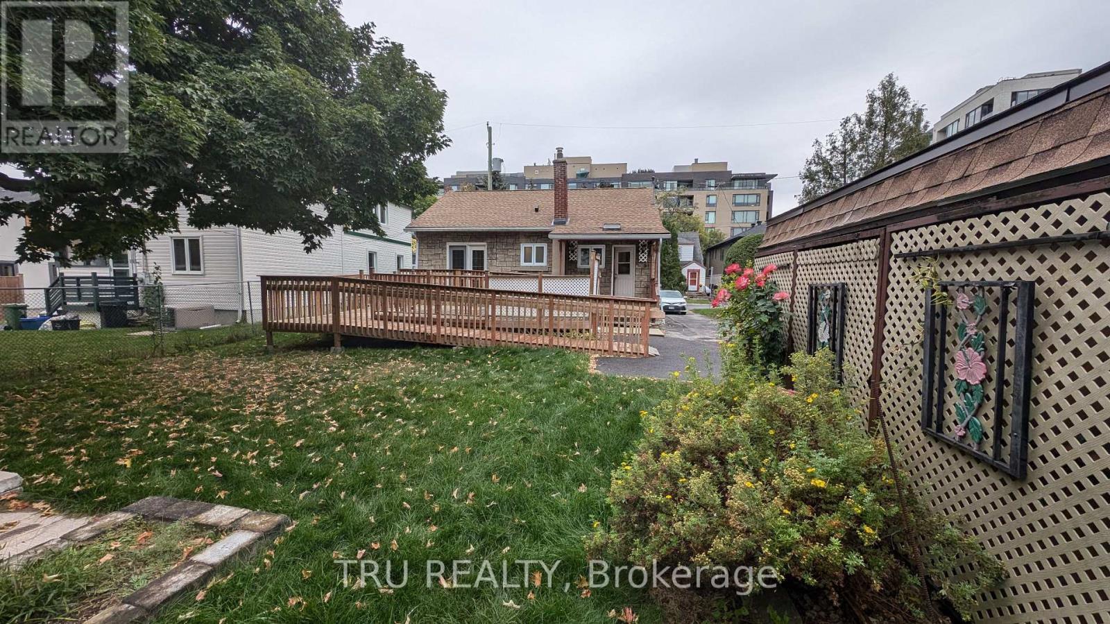 105 Mailes Avenue, Ottawa, ON - Outdoor With Deck Patio Veranda