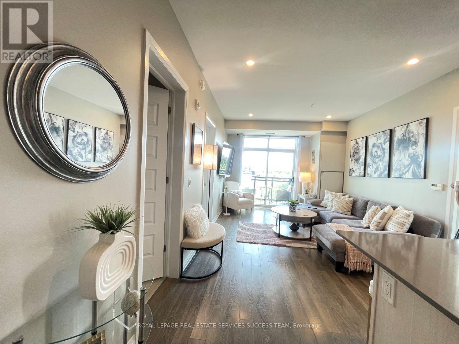 229 - 1105 Leger Way, Milton, ON - Indoor Photo Showing Living Room
