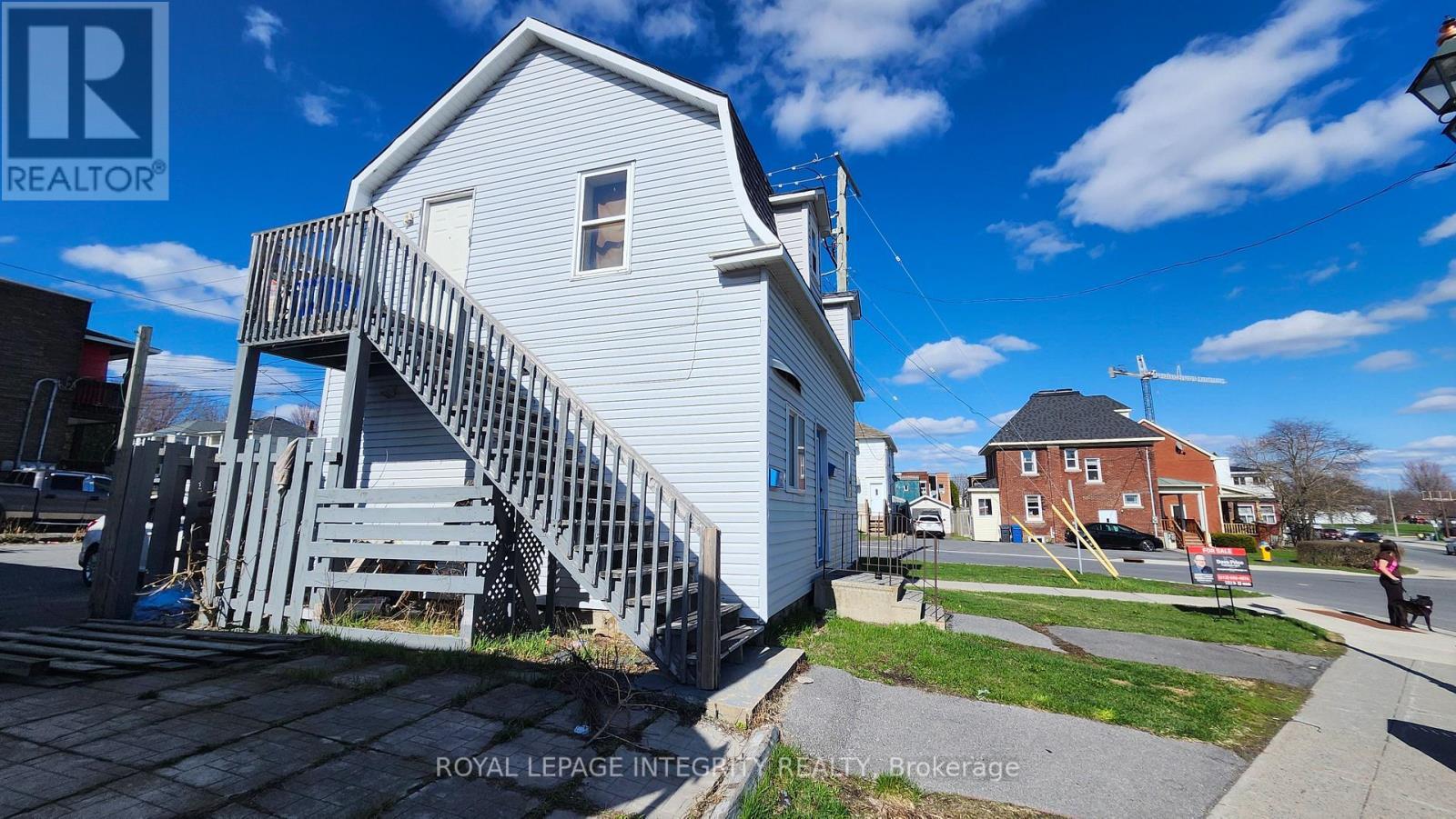 616 Montreal Road, Cornwall, ON - Outdoor