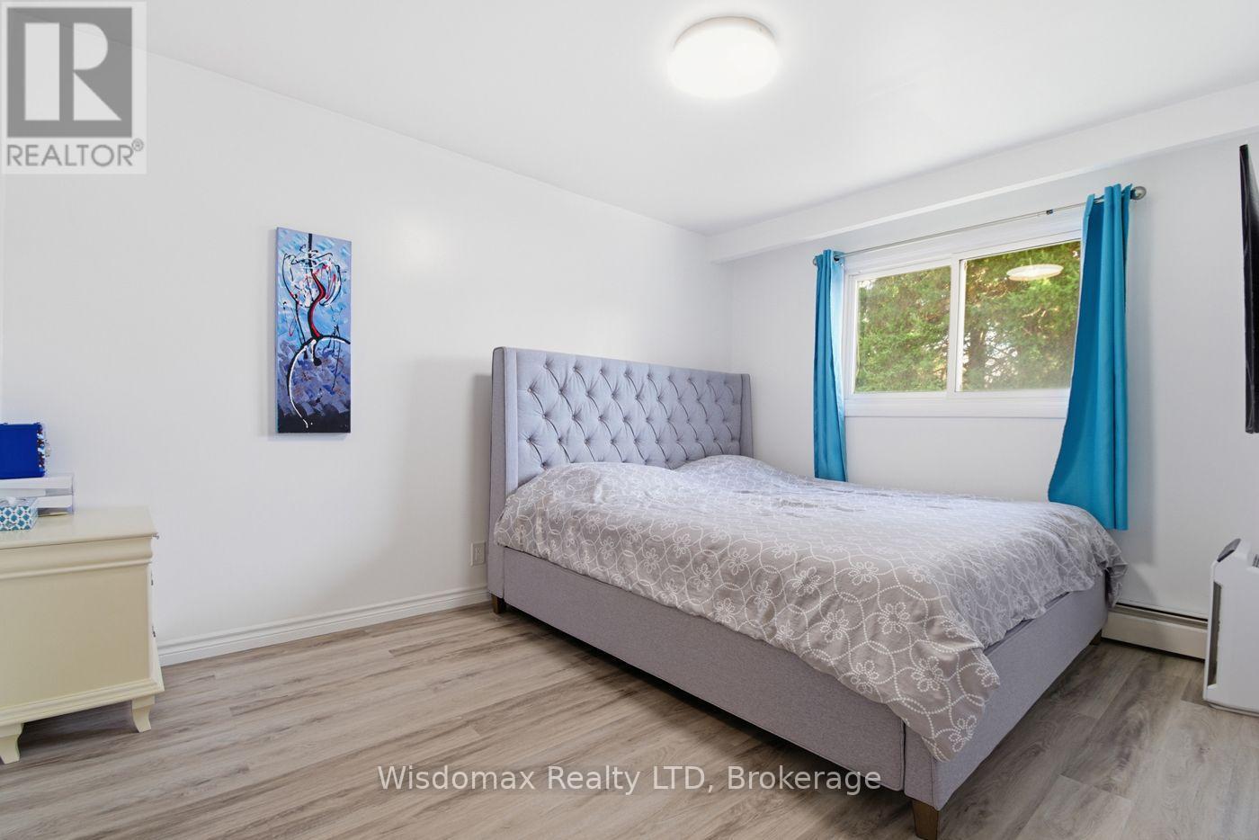 3384 Baker Crescent, Niagara Falls (Casey), ON - Indoor Photo Showing Bedroom