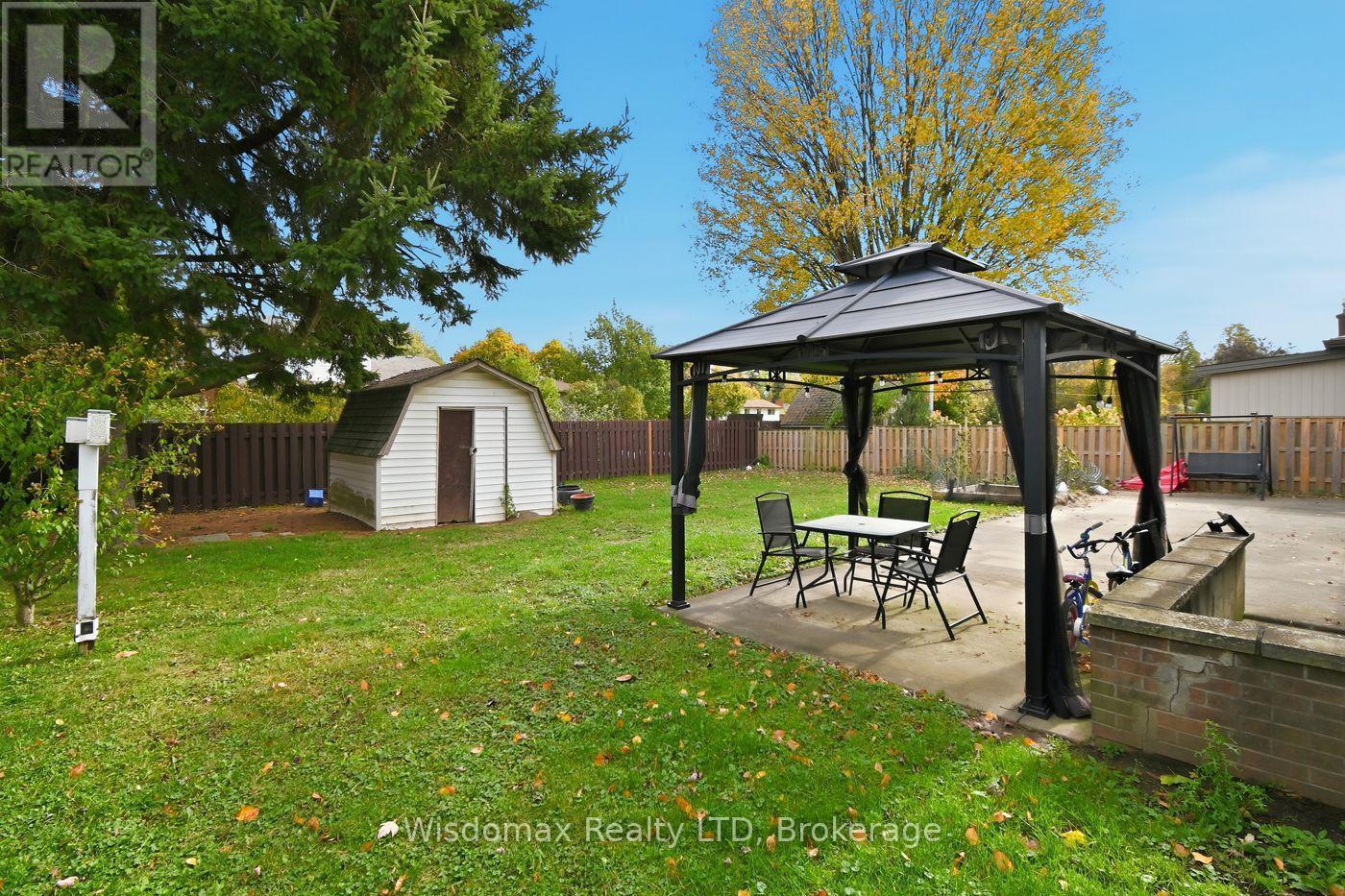 3384 Baker Crescent, Niagara Falls (Casey), ON - Outdoor With Backyard