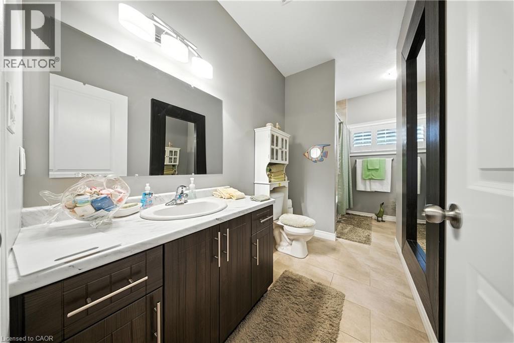 257 Donly Drive S, Simcoe, ON - Indoor Photo Showing Bathroom