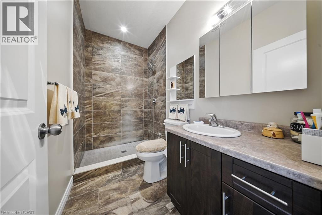 257 Donly Drive S, Simcoe, ON - Indoor Photo Showing Bathroom