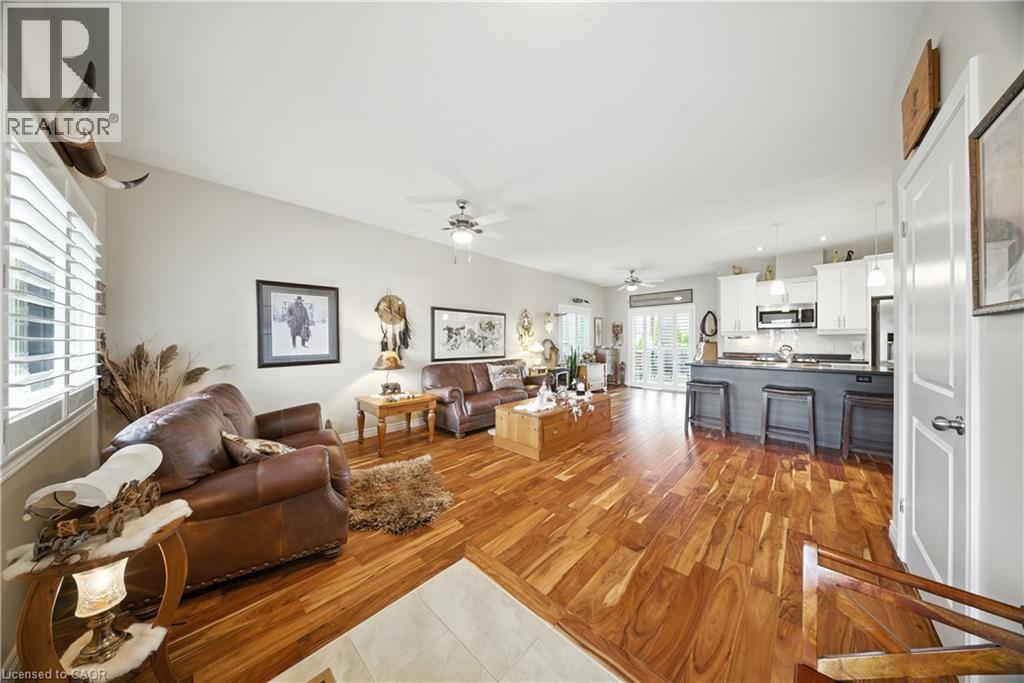 257 Donly Drive S, Simcoe, ON - Indoor Photo Showing Living Room