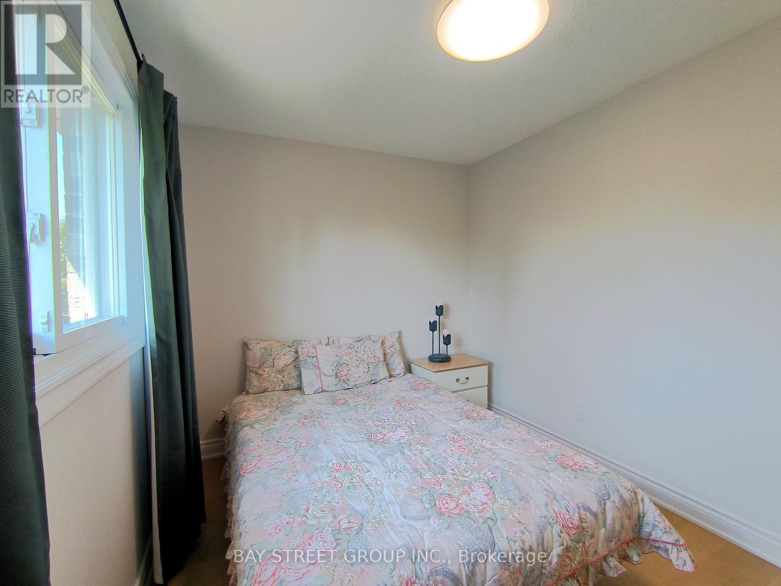 3282 Dragon Drive, Mississauga, ON - Indoor Photo Showing Bedroom