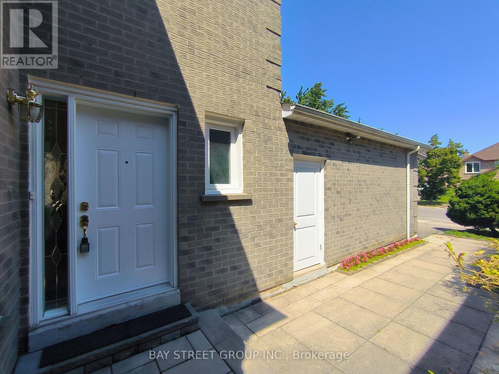 3282 Dragon Drive, Mississauga, ON - Outdoor With Exterior
