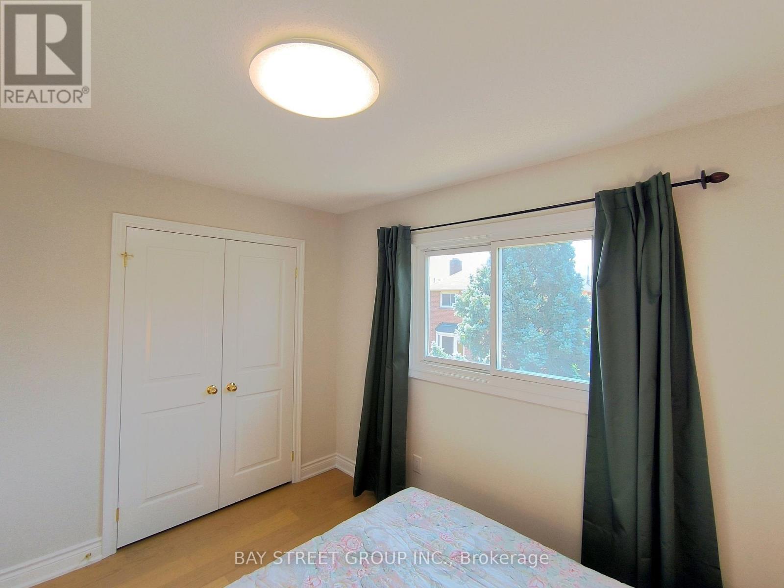 3282 Dragon Drive, Mississauga, ON - Indoor Photo Showing Bedroom