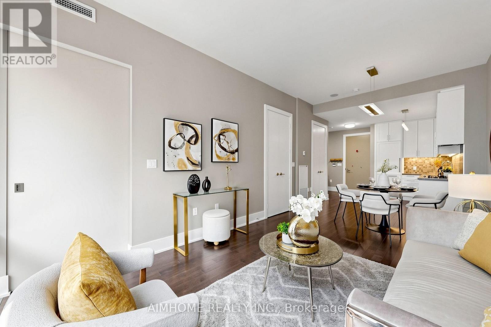 328 - 39 Queens Quay, Toronto, ON - Indoor Photo Showing Living Room