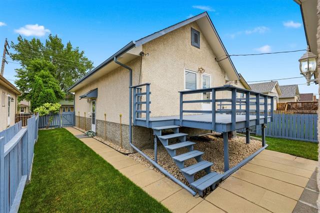 464 Springfield Rd, Winnipeg, MB - Outdoor With Exterior