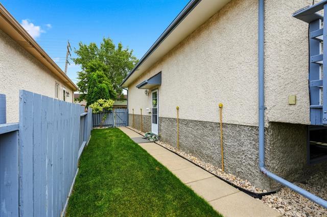 464 Springfield Rd, Winnipeg, MB - Outdoor With Exterior