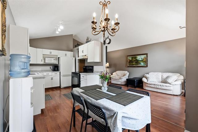 464 Springfield Rd, Winnipeg, MB - Indoor