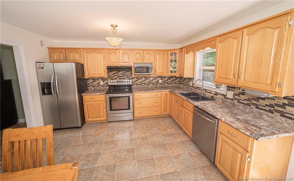 19 Christopher Dr, Burton, NB