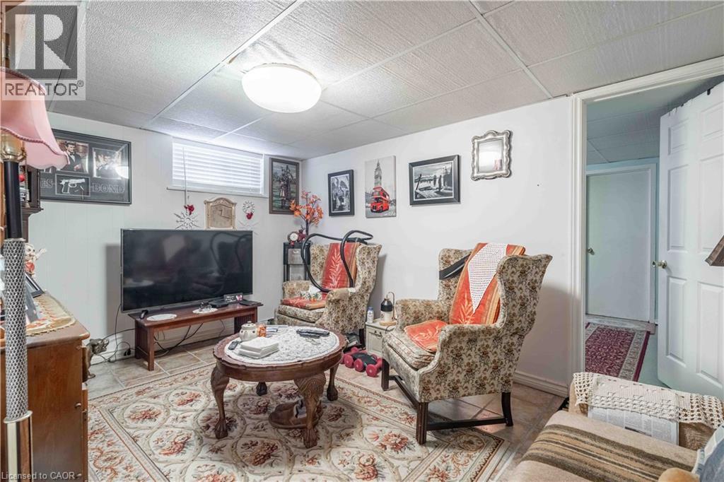 374 Upper Wentworth Street, Hamilton, ON - Indoor