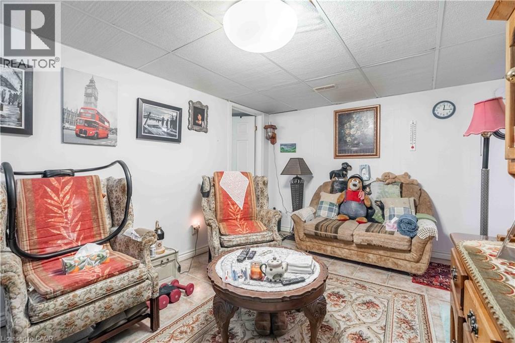 374 Upper Wentworth Street, Hamilton, ON - Indoor